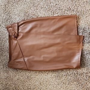 FAUX LEATHER SKIRT